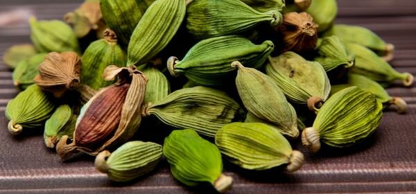 What Are Cardamom Pods